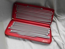 VINTAGE AERO RED PLASTIC ZIPPERED CASE KNITTING NEEDLES etc REDDITCH ENGLAND