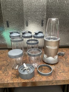 Nutribullet 900 Series Blender - Base with Two Blades & 8 Cups & Lids #NB201