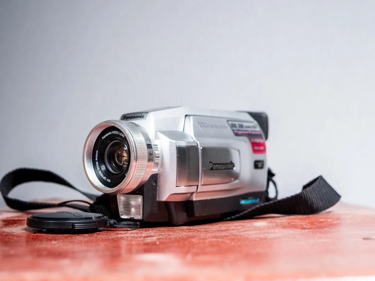 Panasonic Mini DV (Gebraucht) in Rumisberg für CHF 130 - mit Lieferung