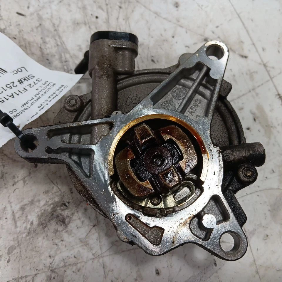 Bomba de vacío Fiat 500 2017 2016 2015 2014 2013 2012 Foto 2 de 4