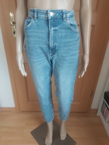 Schlichte Damen Jeanshose in mittlerem blau mit Knopf u. Reißv. in Gr. 42 XL