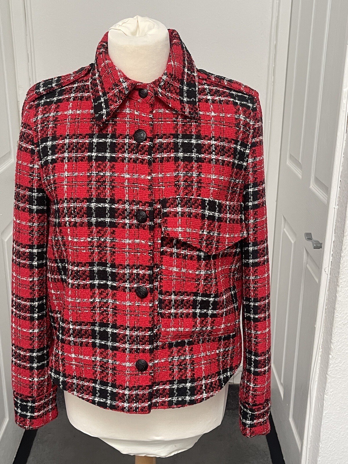 Picture 4 of 16