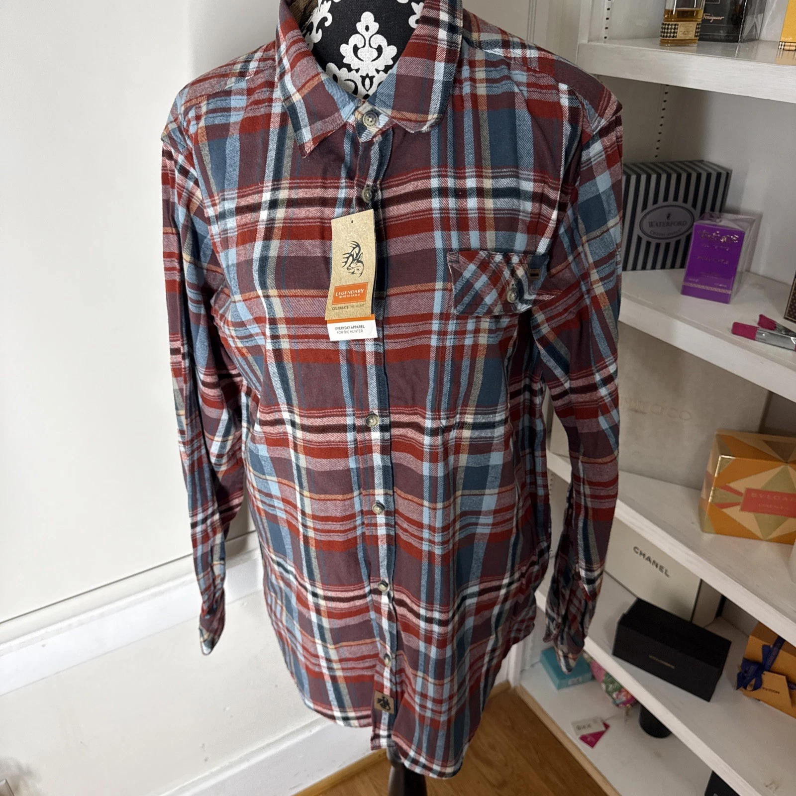 Legendary Whitetails Shirt Mens L Red Blue Flannel Button Up Long Sleeve Logo