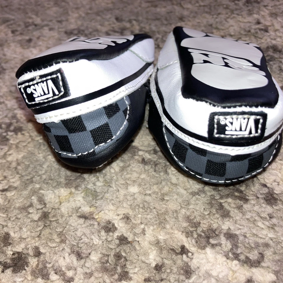 Zapatos informales sin cordones VANS Off the Wall para bebé talla 2 blanco y negro a cuadros Foto 4 de 4