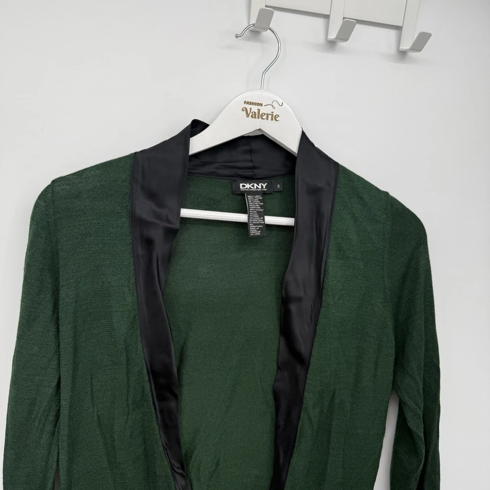 Cárdigan DKNY Etiqueta Negra Verde Ligero Borde de Seda Corbata Manga 3/4 Diseñador S Foto 2 de 4