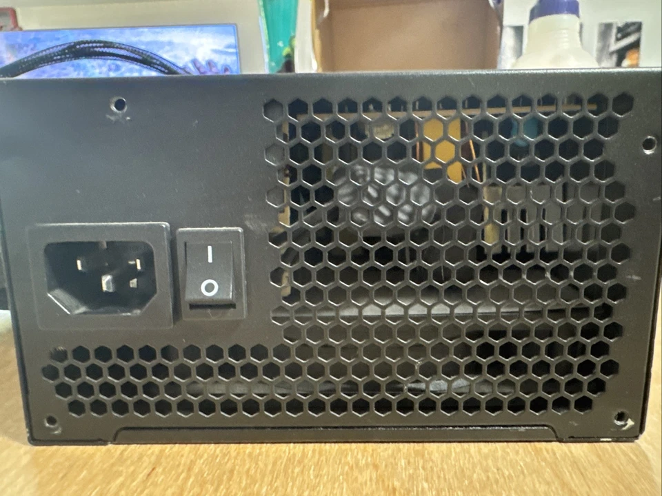 Fonte de alimentação usada VTX 500W 80 Plus bronze - Imagem 3 de 4