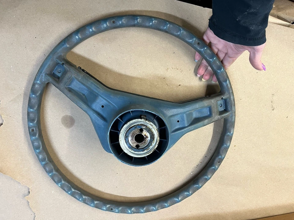 Volante Ford Courier 81 82 con hornpad OEM 1981 1982 Foto 4 de 4