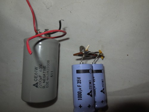 One Vintage Sherwood S-7100 Stereo Receiver Capacitors Parts Repair - Picture 2 of 2