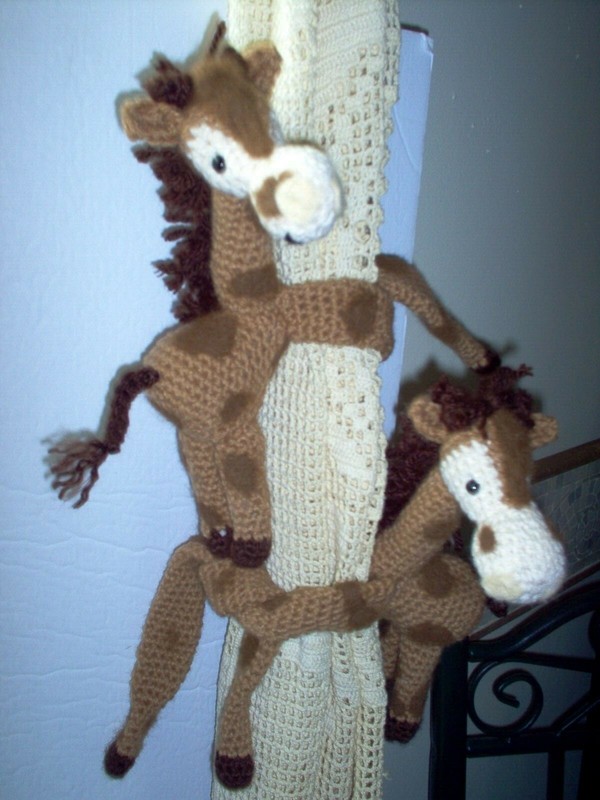 Crochet Giraffe  tie backs, pr, golden brown   a