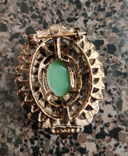 Vtg Gerry's Lady Green Cameo Gold Tone Pin Brooch ~1.5" - Picture 3 of 6