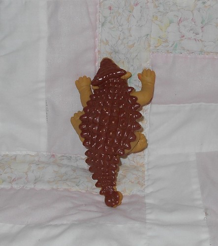 Playskool 1993 EUOPLOCEPHALUS 5.5" Long Dinosaur (Tail Moves) GUC - Picture 7 of 10