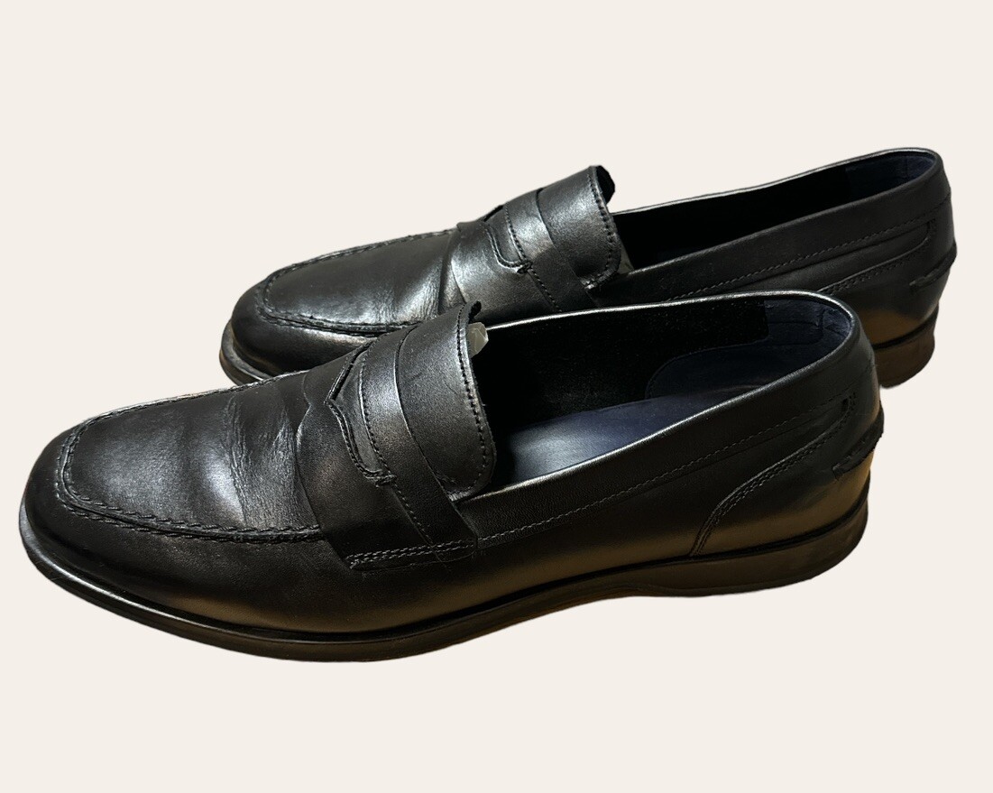 Cole Haan Men display picture 1