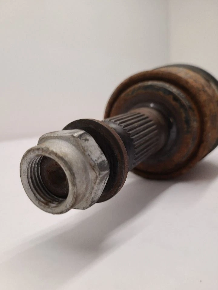 2015 2016 2017 2018 2019 2020 CADILLAC ESCALADE  Axle Shaft Front Axle  - Image 3 of 4