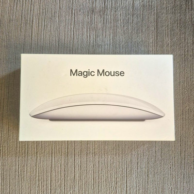 Apple Magic Mouse White Tactile/Multi-Touch Mouse with Multi-Touch Features