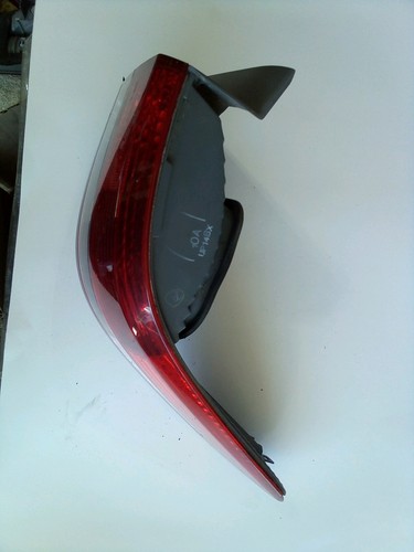 2003 Honda Accord Right Passenger Side Outer Tail Light Fits 2003-2004 - Picture 2 of 5