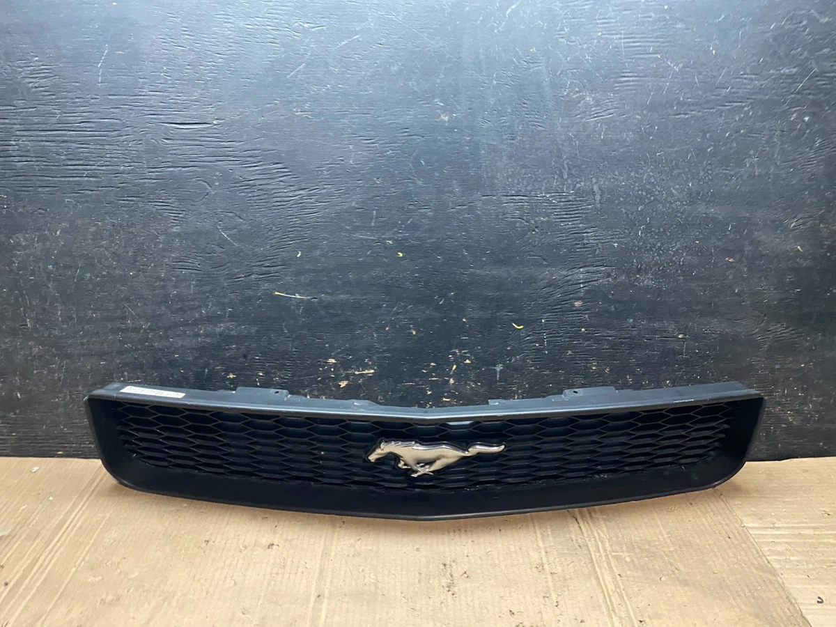 MOLDURA PARRILLA FORD MUSTANG DE 2010 AL 2011 GT NEG (134300