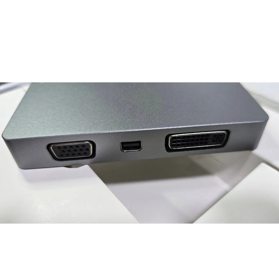 StarTech 4-in-1 USB-C Video Adapter Space Gray 4K - Image 4 of 4