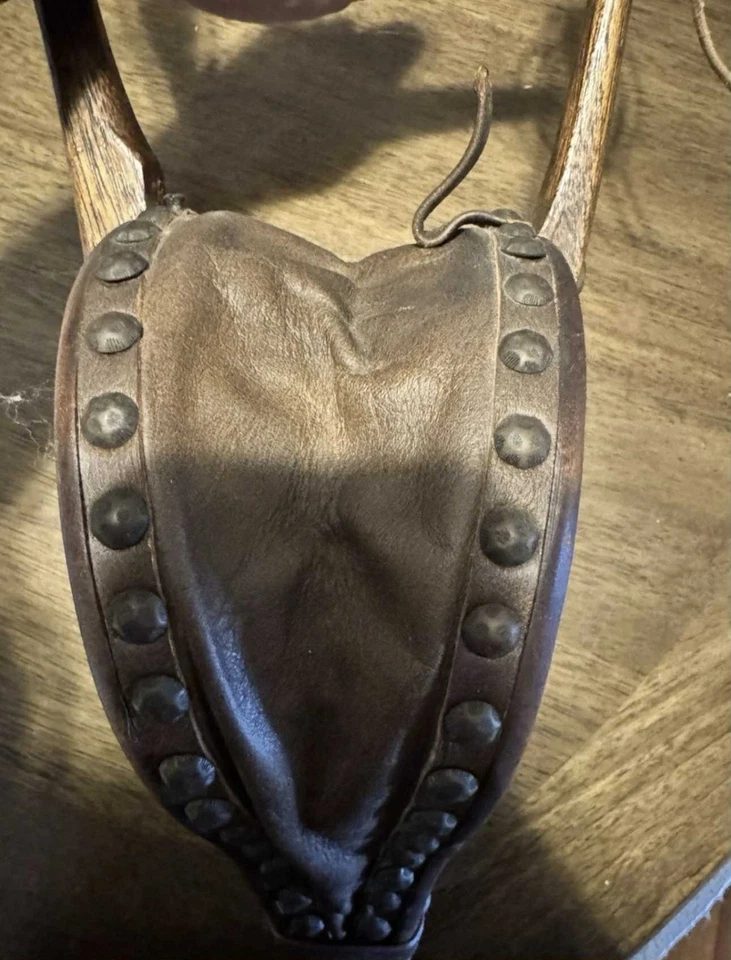 Foles antigos esculpidos à mão para lareira dos anos 1800 madeira e couro - Imagem 3 de 4