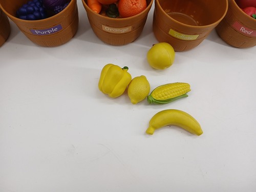 Learning Resources Farmer's Market Color Sorting Set Fruit Vegetables PreOwned - Picture 13 of 16