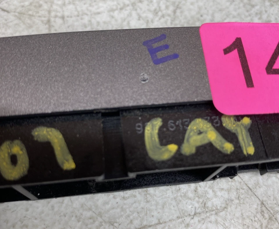 2007 Porsche Cayman 987 Spoiler PSM Switch 99761313300 - Imagem 4 de 4