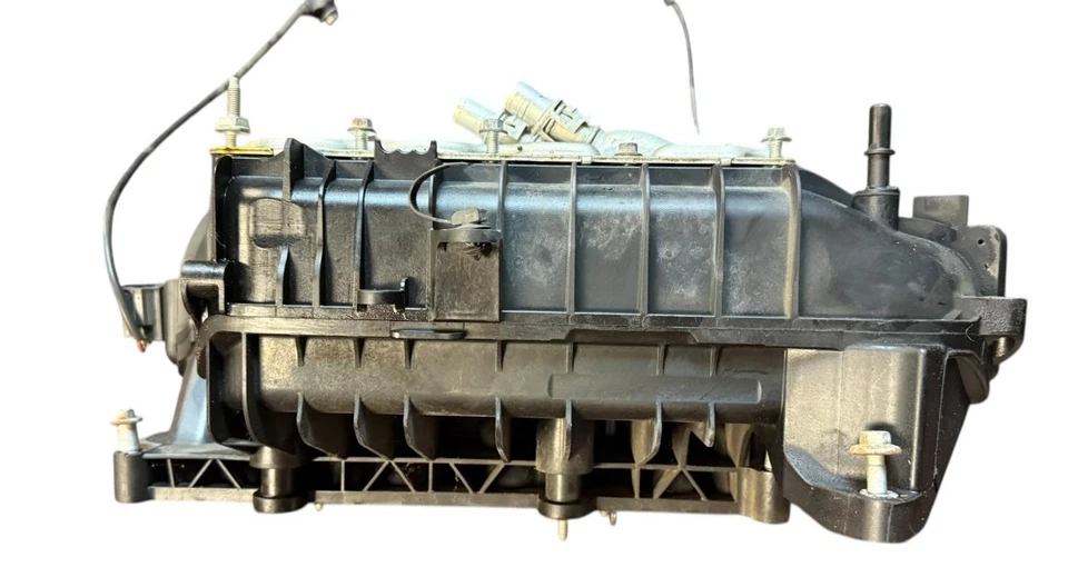 2018-2020 FORD FUSION 1,5L  AIR INTAKE MANIFOLD  DS7G9L440BD  OEM - Image 3 of 4