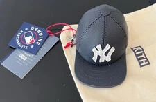 KITH New York Yankees BASEBALL CAP Leather Pouch Nocturnal Key Fob NWT IN HAND✅