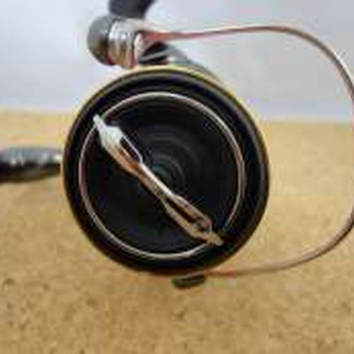 SHIMANO TWIN POWER C3000MHG Fishing Reel High Performance Gear - Picture 4 of 15