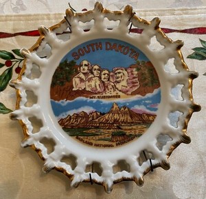 Vintage Souvenir South Dakota Hanging Plate With Hanger 