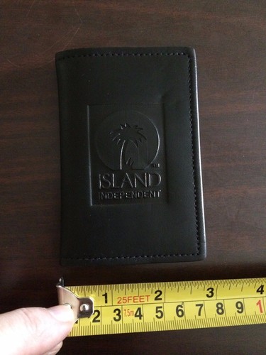 VINTAGE BIFOLD WALLET - ISLAND INDEPENDENT BRAND *****NEW STILL IN PACKAGE***** - Picture 2 of 9