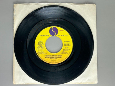 (I Wanna Know) Who's Been Sleeping Here? by Tuff Darts b/w Mono Ver. 1978 Promo