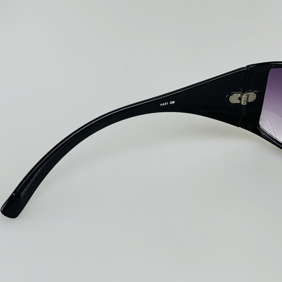 Halston Sunglasses mod. H431 OX Black Colors In Optics LTD  display picture 3