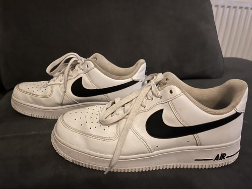 Mens Nike Air Force 1 Trainers. Size UK 