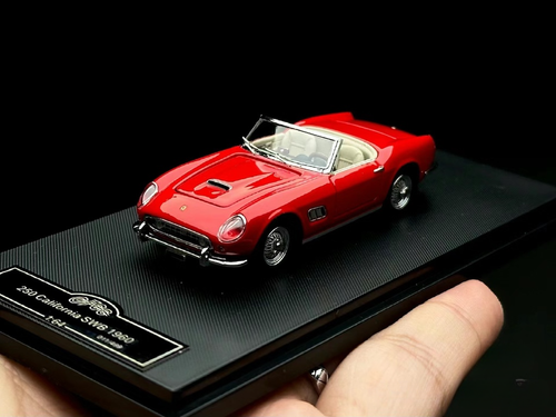GFCC 1:64 Red 1960 250GT California Convertible SWB Model Diecast Metal Car - Picture 2 of 26