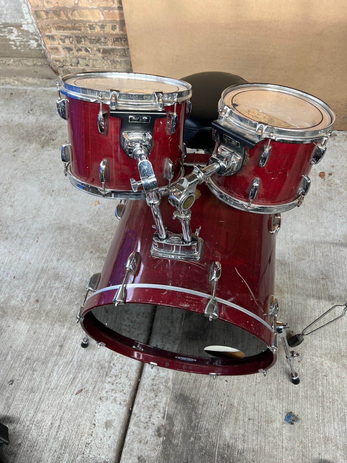 used pearl drum set with sit, hardware and bags (Local Pick Up Only) No