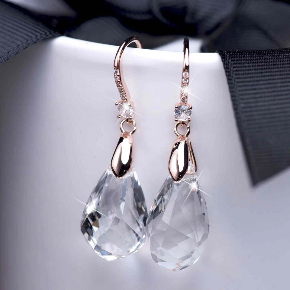 18k rose gold made with SWAROVSKI crystal drop dangle hook earrings sparkling Foto 3 de 4