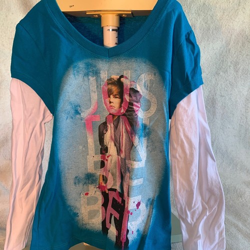 Nueva con etiquetas Camiseta Justin Bieber Tallas Infantiles 6-16 100% Algodón Mangas Largas Azul Blanco - Imagen 2 de 10