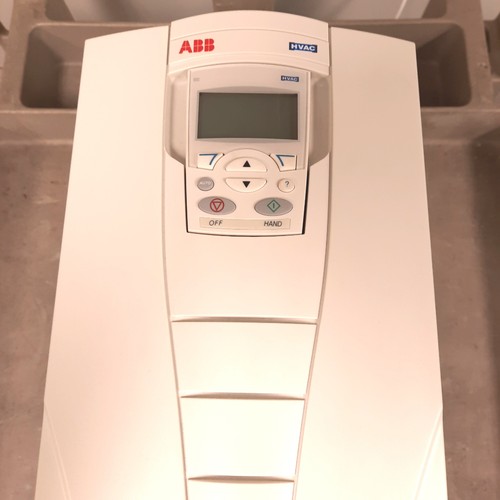 ABB ACH550-PDR-045A-4 VFD & trennen, 3PH 380-480VAC Eingang, 0-500 Hz, 30 PS - Bild 3 von 9
