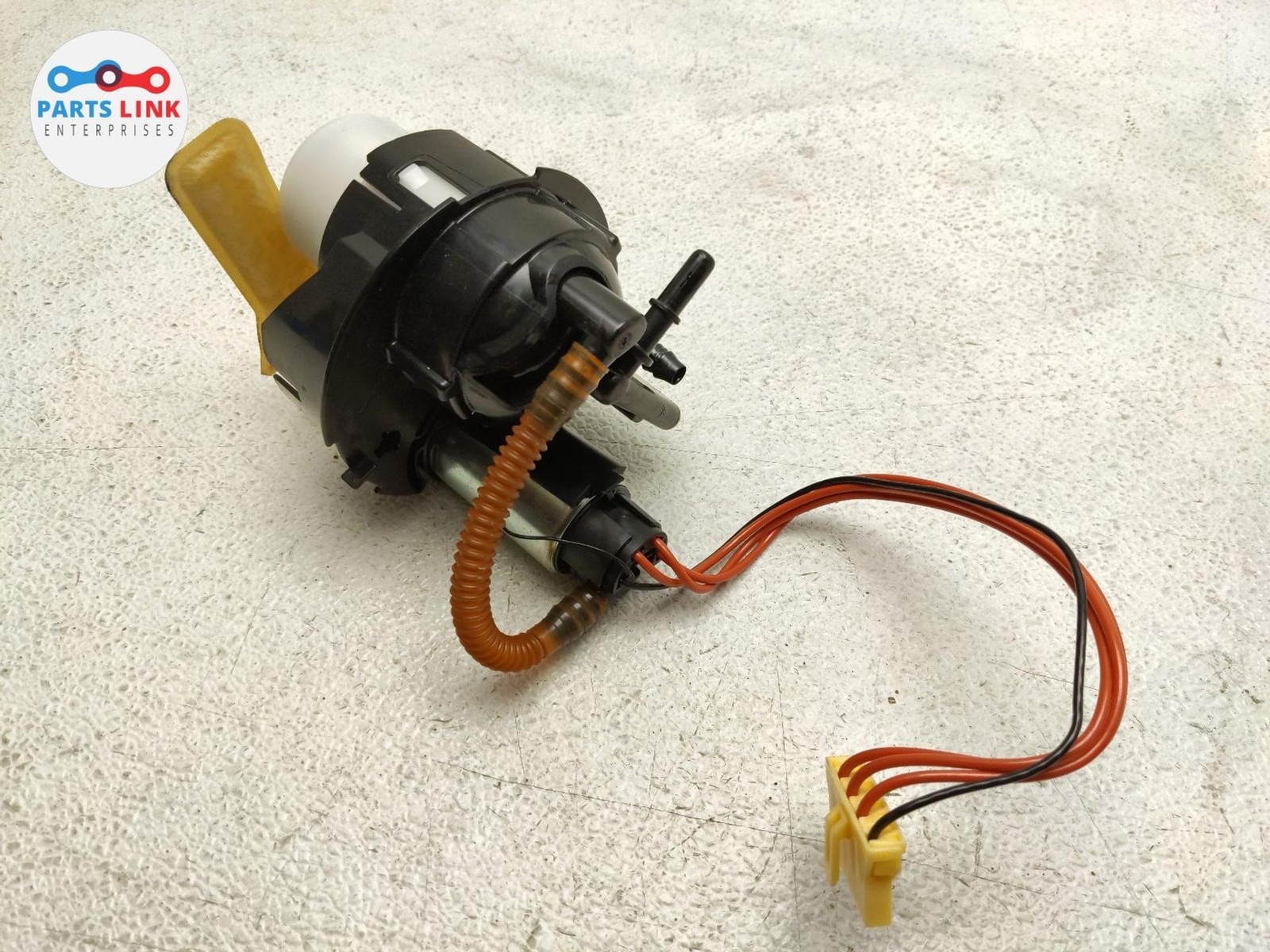 Bentley Bentayga 2016-2020 Rear Left Fuel filter