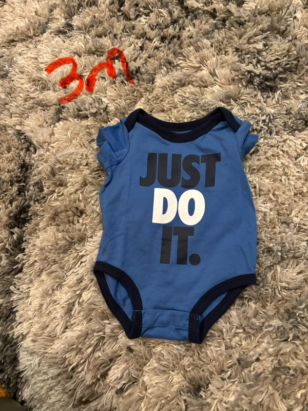 Boys Nike bodysuit size 3 months short sleeve multicolor 
