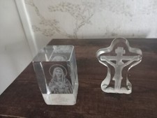 Glass Cubed Picture Of The Virgin Mary Holding Baby Jusus. Other Item In Photo .