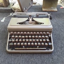 Triumph alte mech. Schreibmaschine, 1a Zustand Vintage museumsreif 100% Funktion
