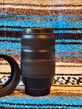 Tamron AF 70-300mm f/4-5.6 Di LD Tele-Macro 1:2 Lens Nikon AF w/ Hood Caps