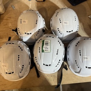 Milwaukee Vented Safety Helmet - White (48-73-1300) R478 - 826