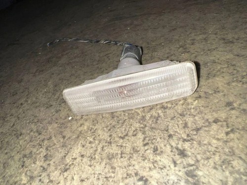 BMW 5 Touring E39 Kotflügelblinker vorne rechts 2496299 3.00 Diesel 33963903