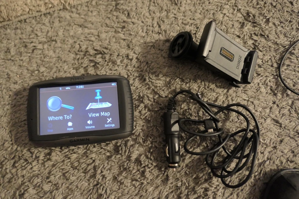 Garmin Zumo 590LM (Lifetime Maps) America Motorcycle / Harley GPS Navigation - Image 3 of 4