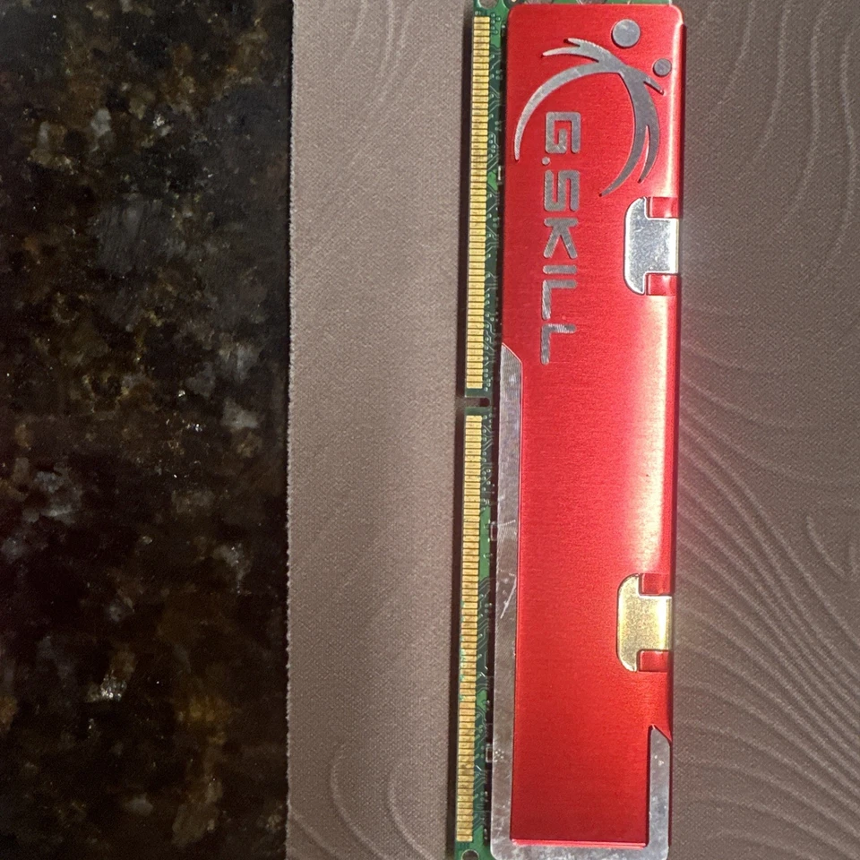 G.Skill PC2-6400 1GB 800MHz DDR2-800 Desktop Memory Red OCZ GEIL Corsair - Image 3 of 3