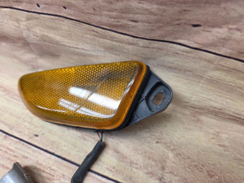 2010 2011 2012 2013 SUZUKI KIZASHI LUZ MARCADORA DE GIRO DELANTERA IZQUIERDA OEM Foto 2 de 4