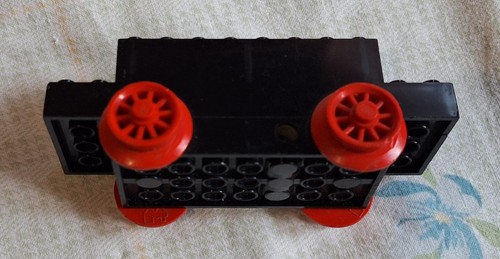 Lego® TRENO 12V Ferrovia Motore versione antica NERO incl. Ruota ROSSO - Foto 2 di 7