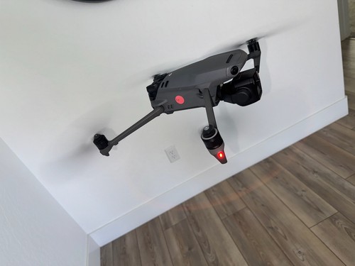 DJI Mavic 3 Pro with DJI RC2 Controller + Battery +  Triple-Camera **READ** L4