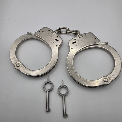 Vintage Smith & Wesson Model 100 Handcuffs w/ 2 Keys - Chain Link USA Made